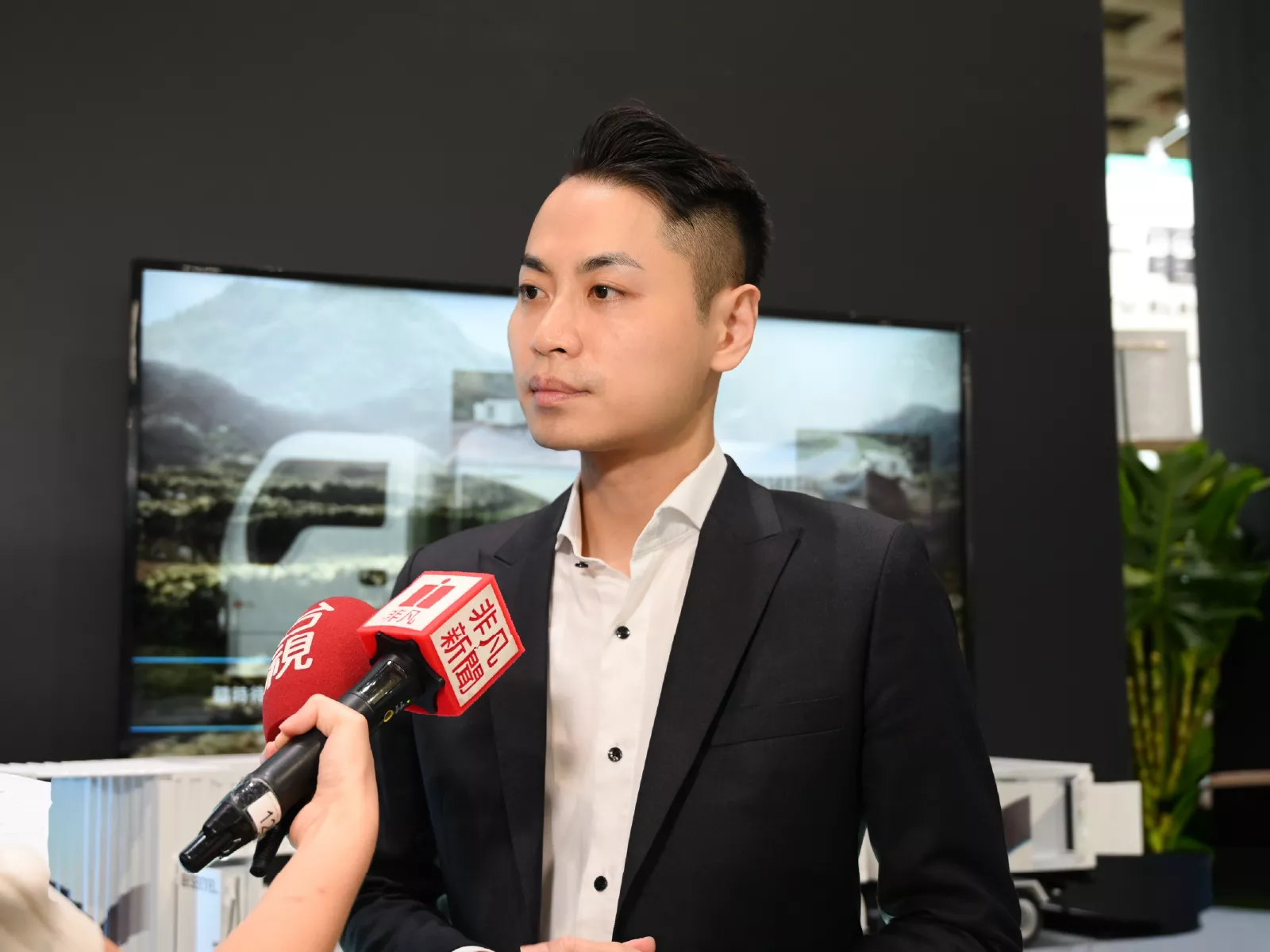 非凡財經新聞 | 台廠儲能勢力出擊 與國際大廠共拓亞太版圖 自研表後能源管理系統 AI調度降低能源成本